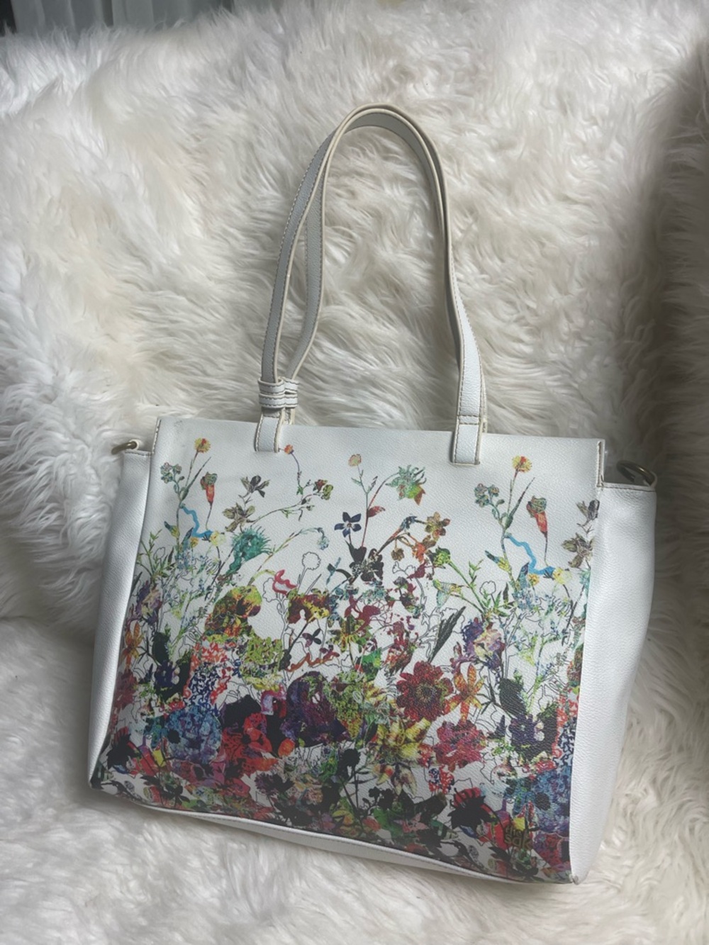The SAK synthetic White Floral Print Tote Bag - Elegant Everyday Carry - Picture 2 of 10